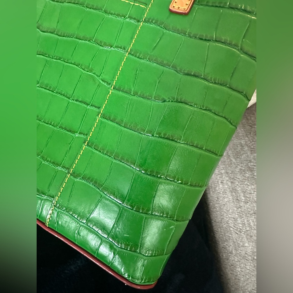 Rare Green Dooney & Bourke Croc-Embossed Leather Tote with Scarf - Picture 7 of 7